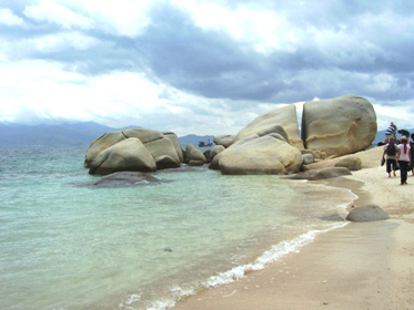 Đảo Câu - vương quốc đá Đảo ( Quảng Nam)